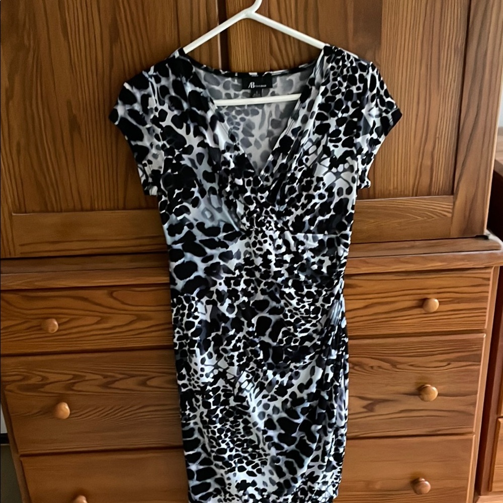 AB Studio Black and White Ruched Sheath Midi Dress